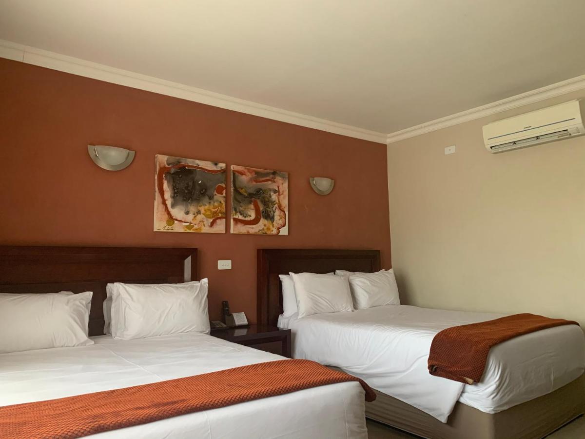 Royal Hotel Polokwane Exterior foto
