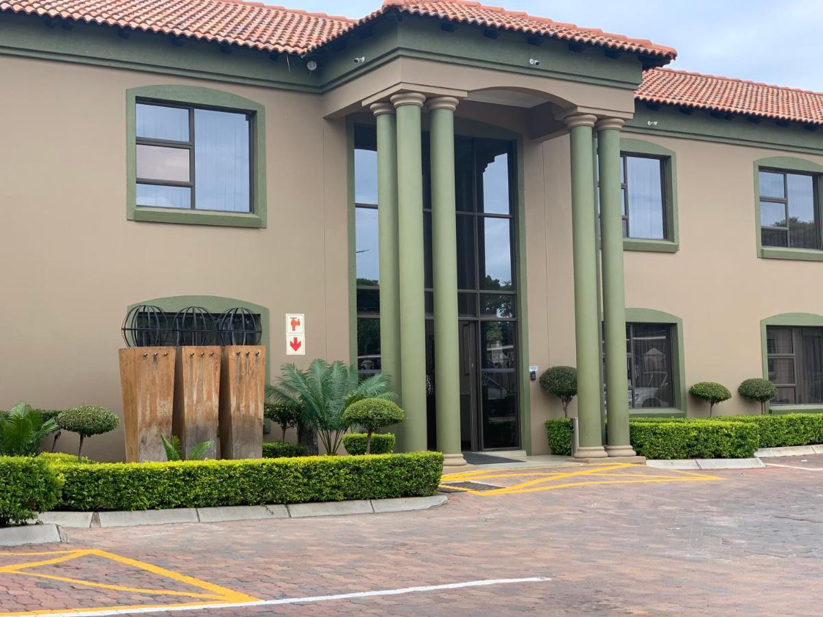 Royal Hotel Polokwane Exterior foto